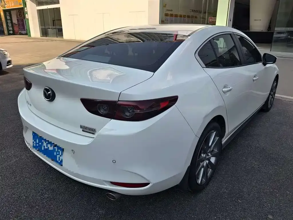 Mazda 3 Axela — фото 3