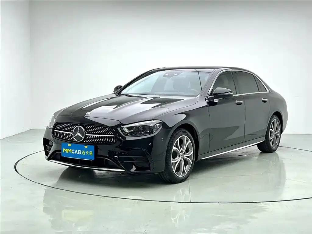 Mercedes-Benz E-Class — фото 1