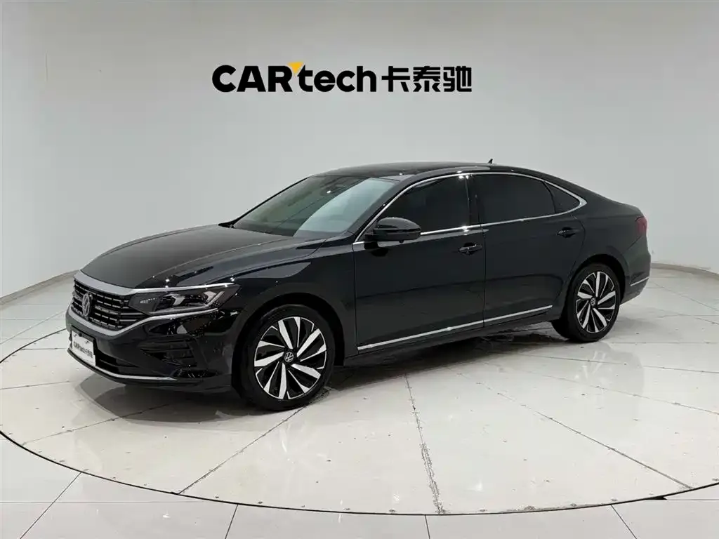 Volkswagen Passat — фото 1