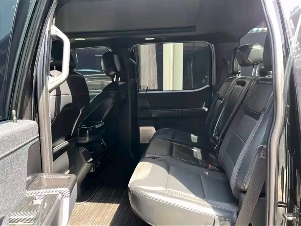 Ford F-150 Raptor 2023 из CN, фото 2