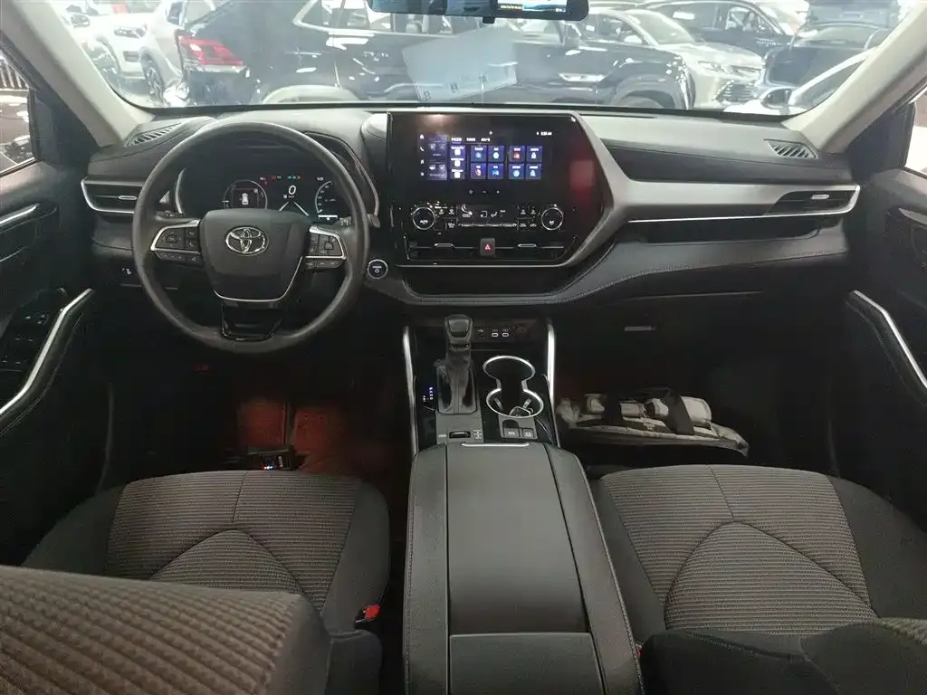 Toyota Highlander — фото 7