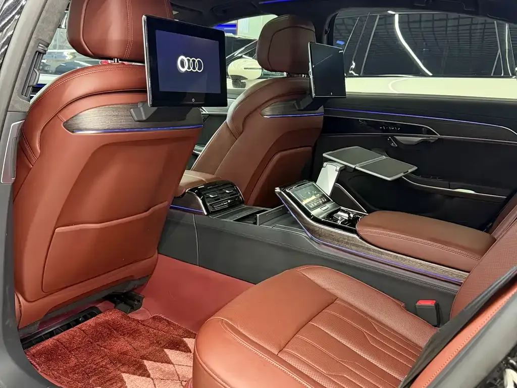 Audi A8 — фото 3