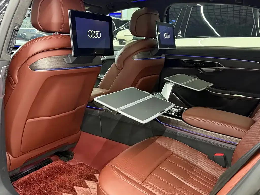 Audi A8 — фото 5