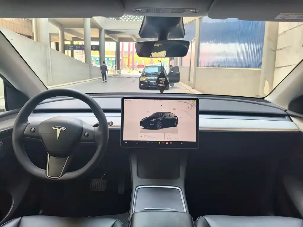 Tesla Model Y — фото 5