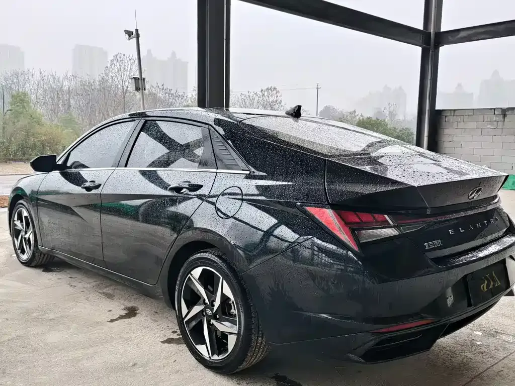 Hyundai Elantra — фото 9