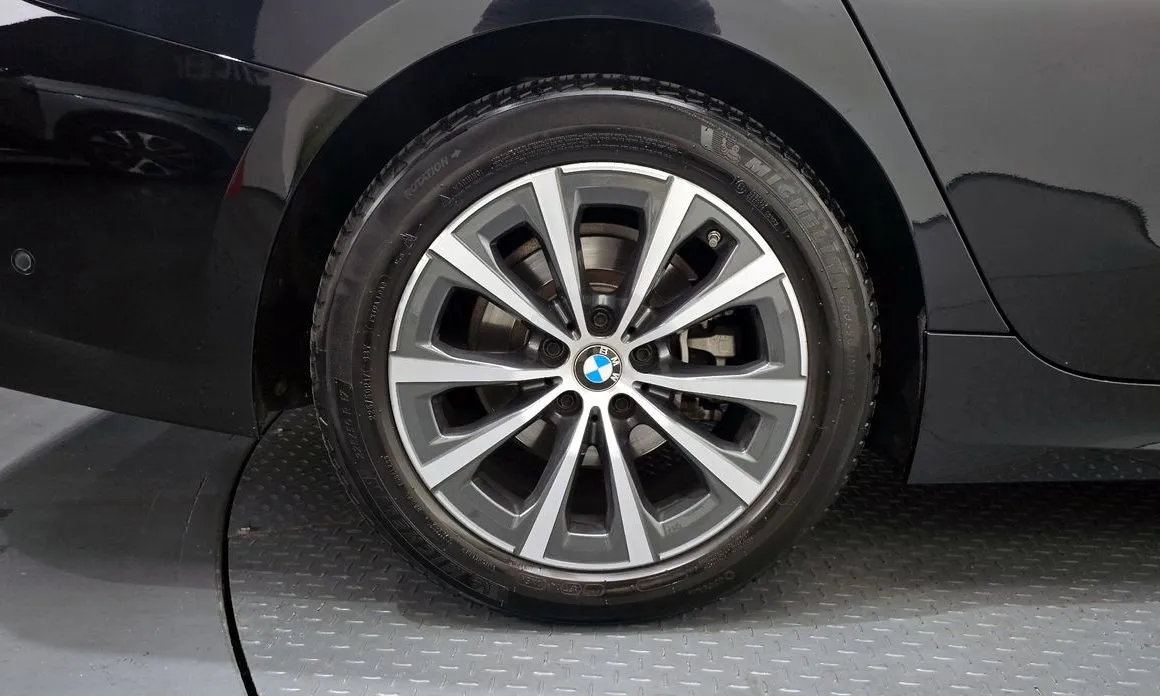 BMW 3-Series 2024 из KR, фото 8