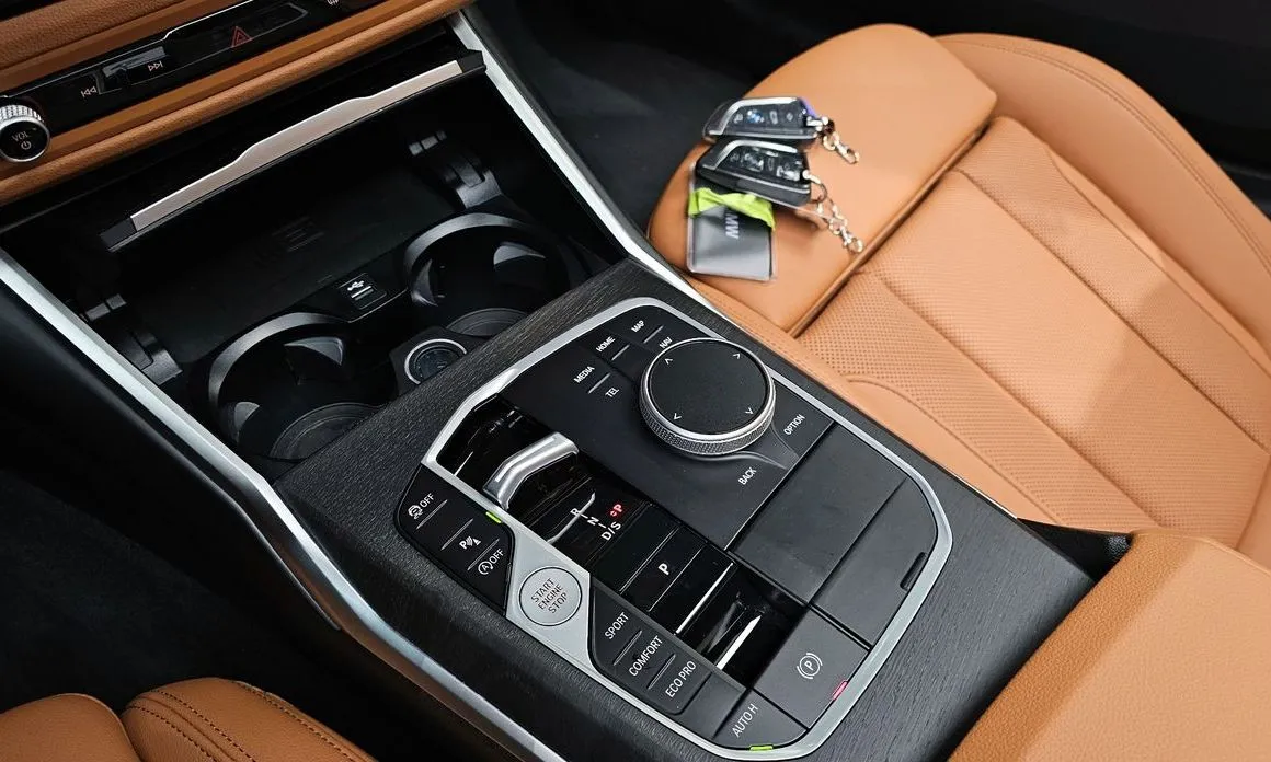 BMW 3-Series 2024 из KR, фото 6