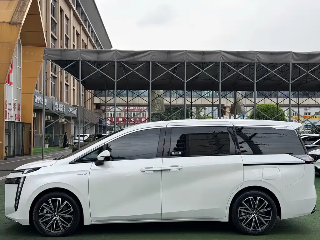 GAC Motor E8 Hybrid 2024 из CN, фото 10