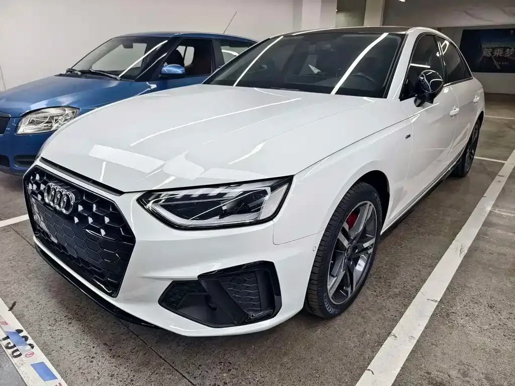 Audi A4L 2022 из CN, фото 1