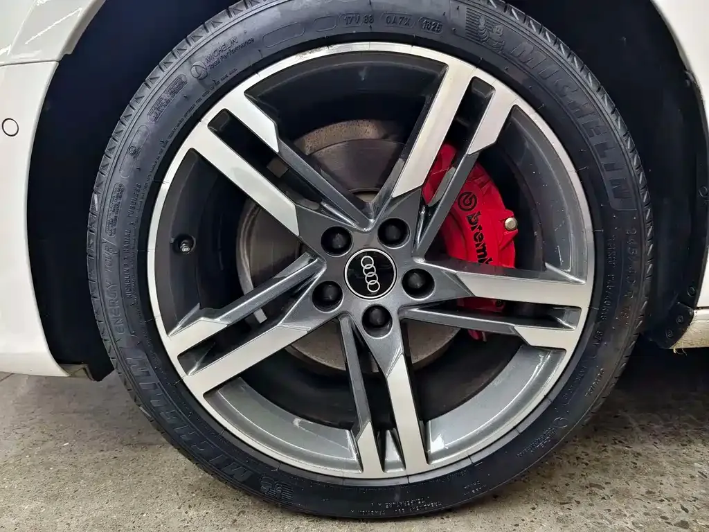 Audi A4L 2022 из CN, фото 5