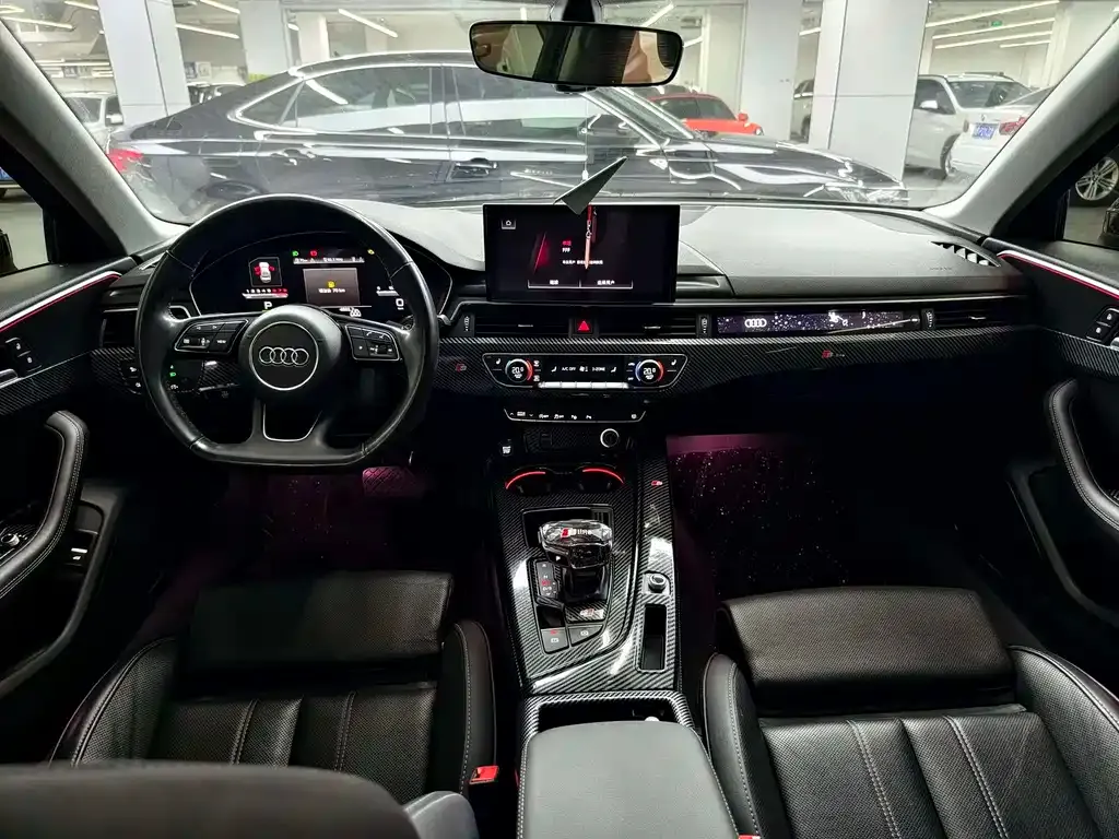 Audi A4L 2022 из CN, фото 3