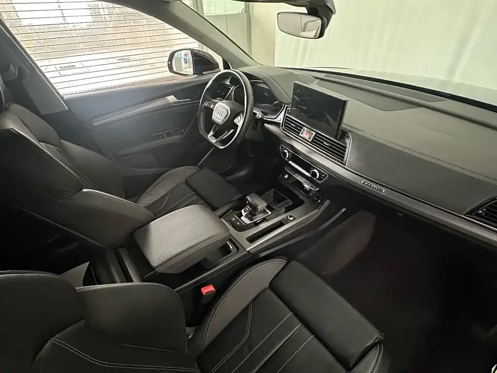 Audi Q5L 2022 из CN, фото 4