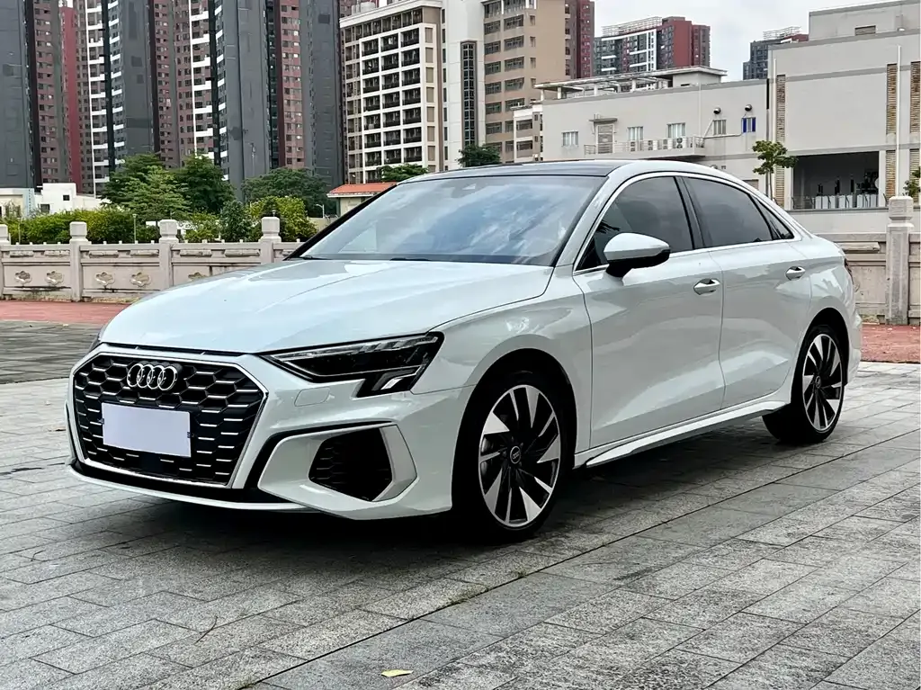 Audi A3 — фото 1
