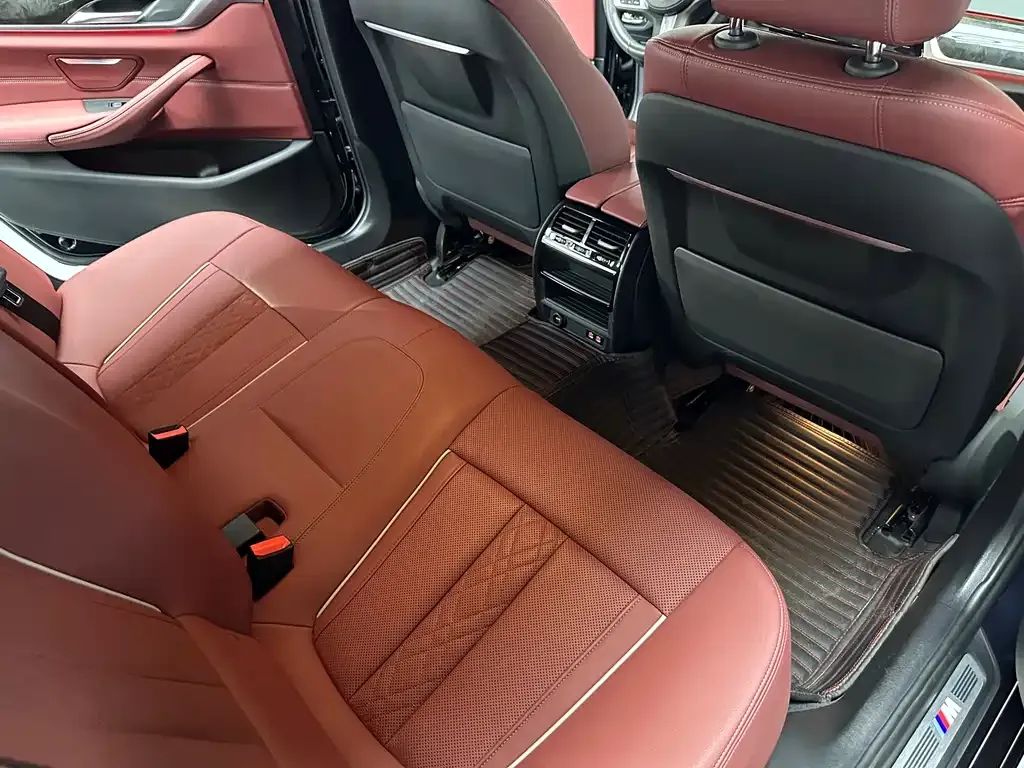 BMW 5 Series 2022 из CN, фото 4