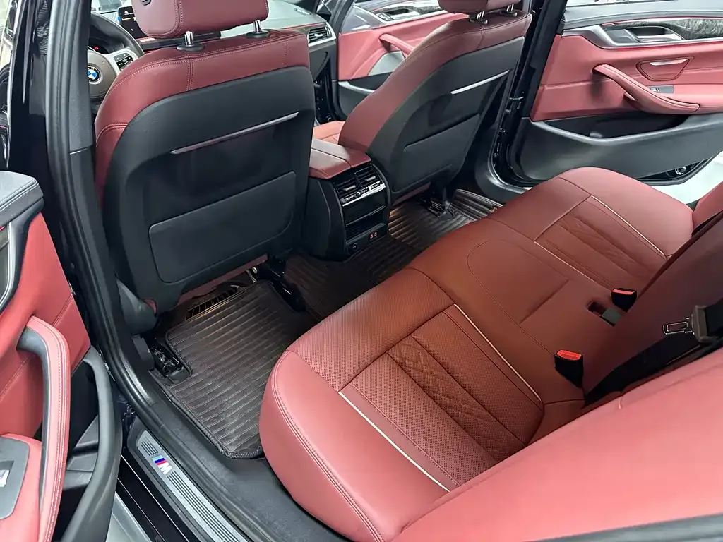 BMW 5 Series 2022 из CN, фото 5