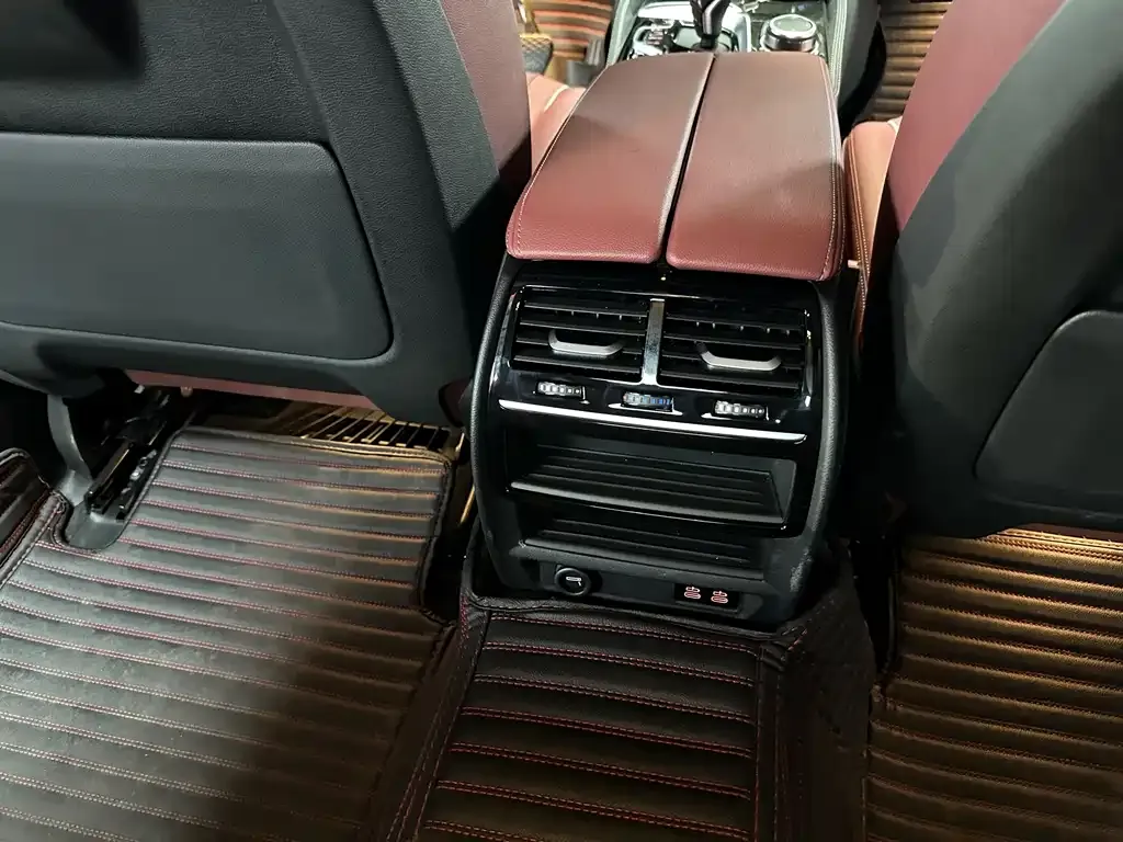 BMW 5 Series 2022 из CN, фото 9