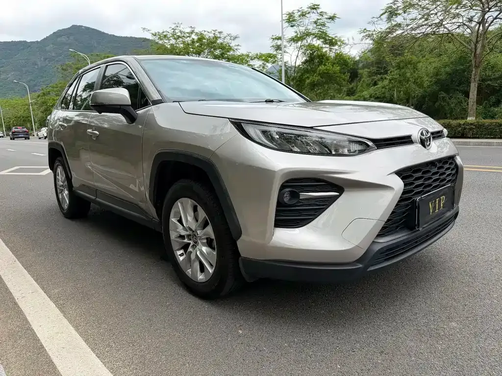 Toyota Wildlander — фото 9