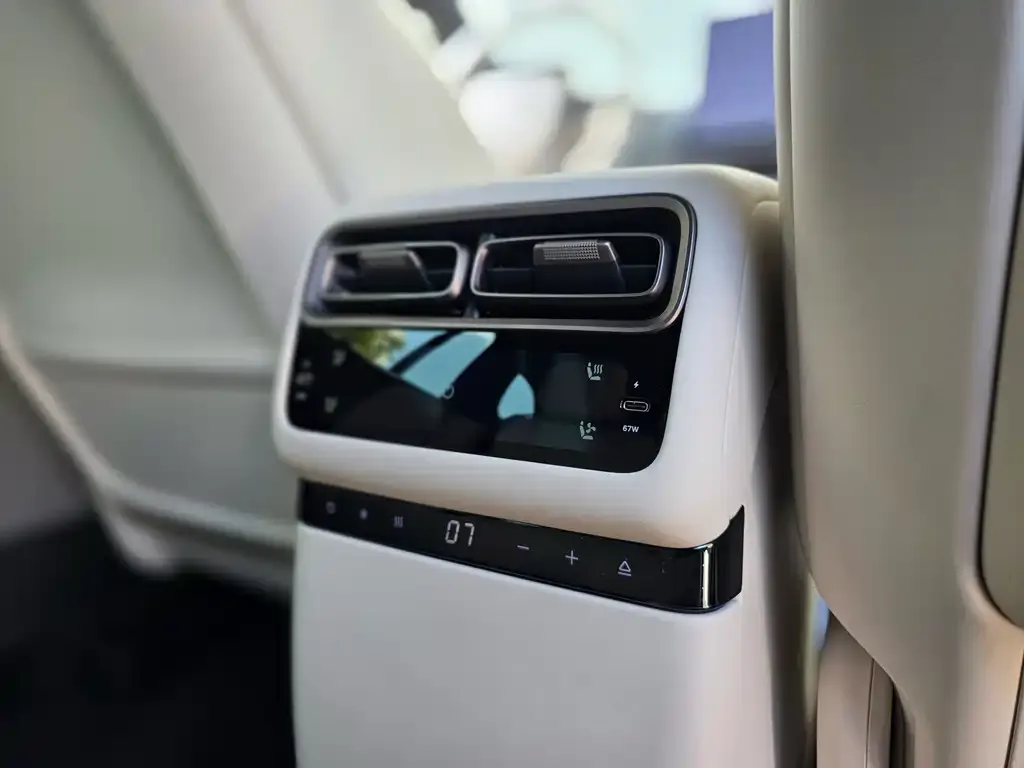Li Auto i6 — фото 2
