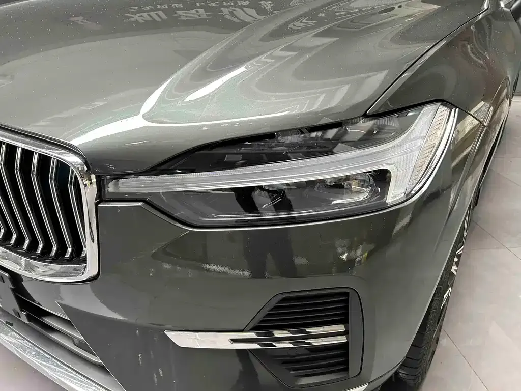 Volvo XC60 — фото 10