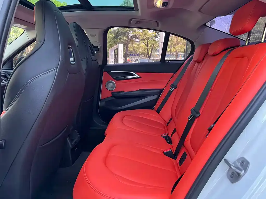 BMW 1 Series 2023 из CN, фото 6