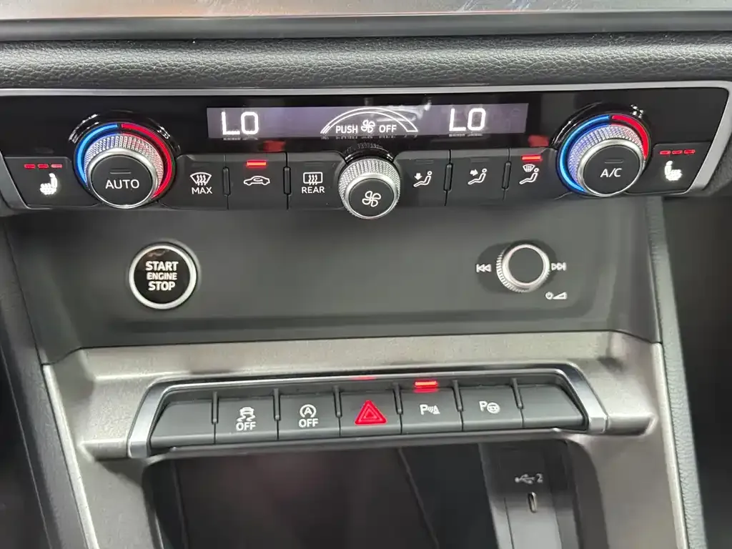Audi Q3 2022 из CN, фото 2