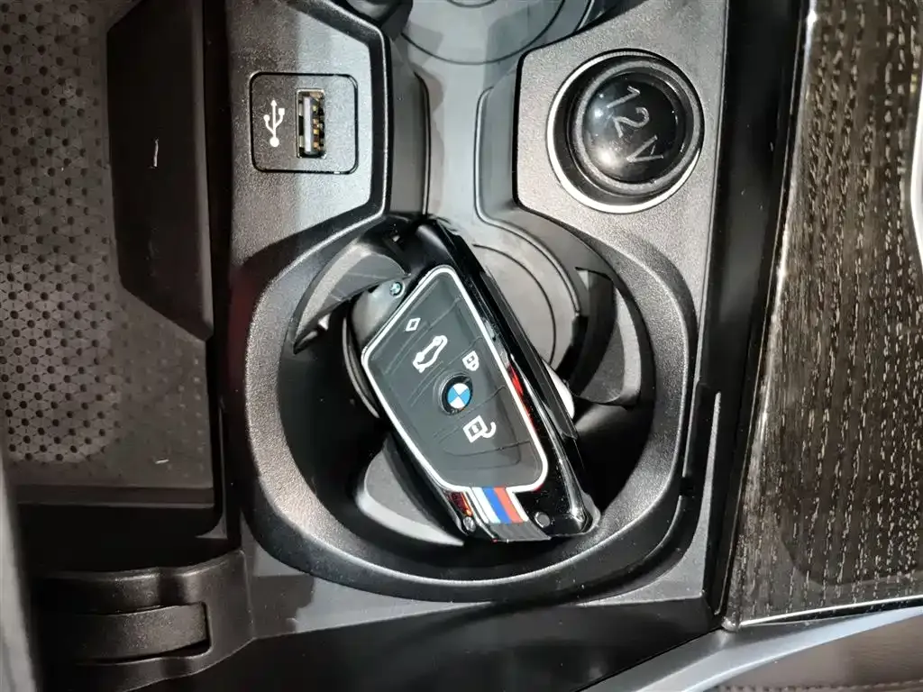BMW 3 Series 2022 из CN, фото 6