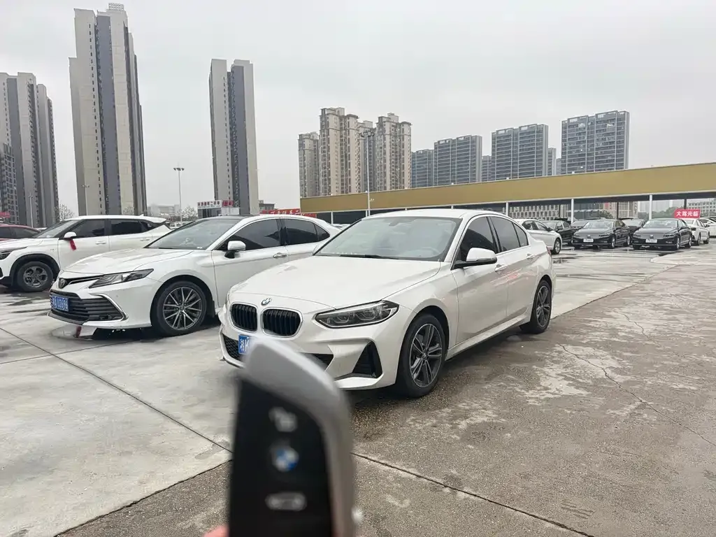BMW 1 Series 2023 из CN, фото 1