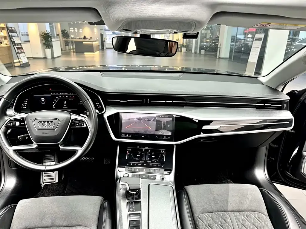 Audi A7L — фото 5