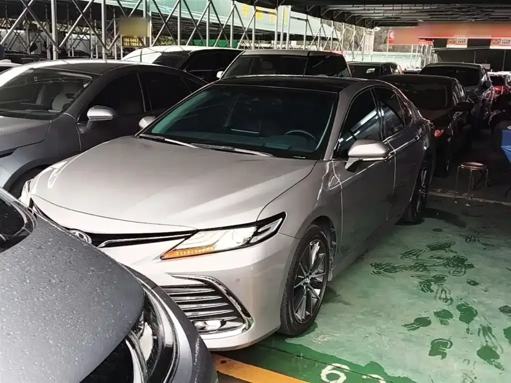 Toyota Camry — фото 4