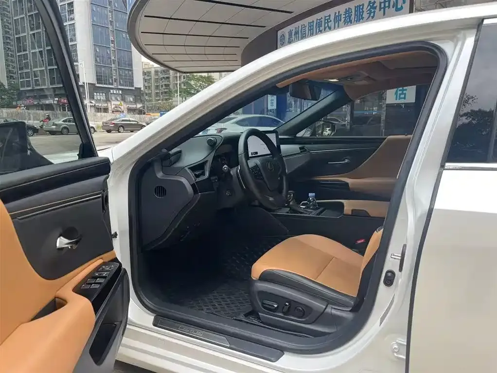 Lexus ES 2024 из CN, фото 2