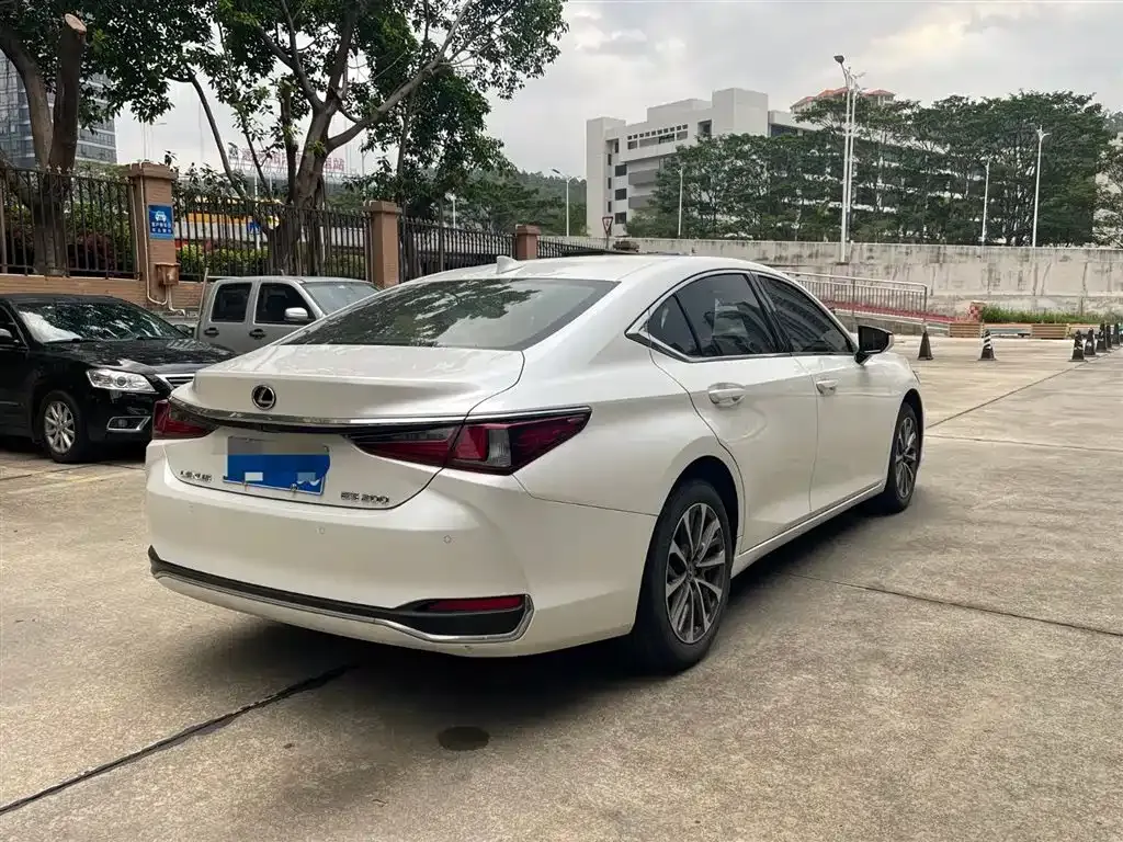 Lexus ES 2024 из CN, фото 9