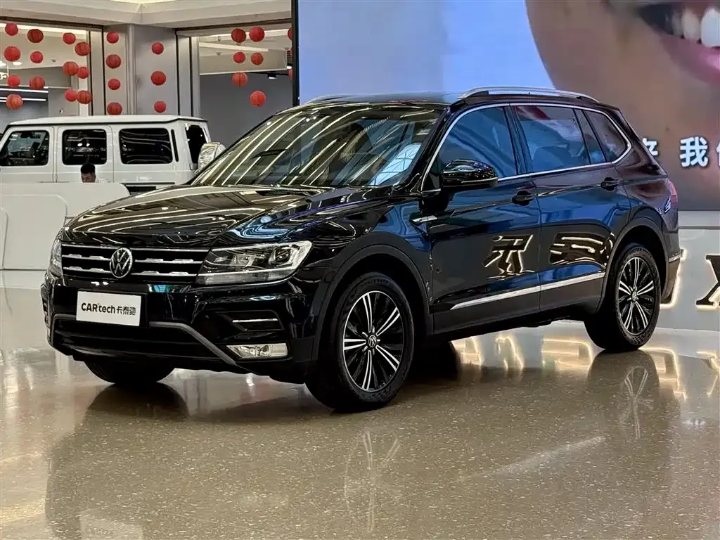 Volkswagen Tiguan L — фото 1