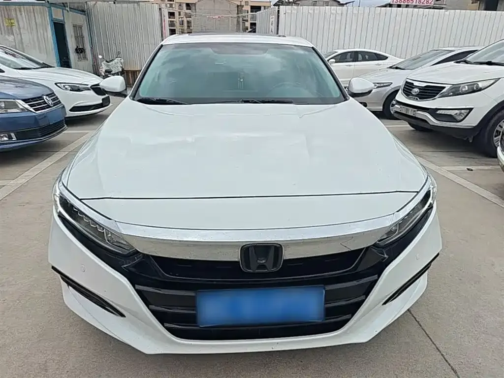 Honda Accord — фото 10