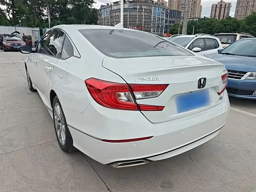 Honda Accord — фото 5