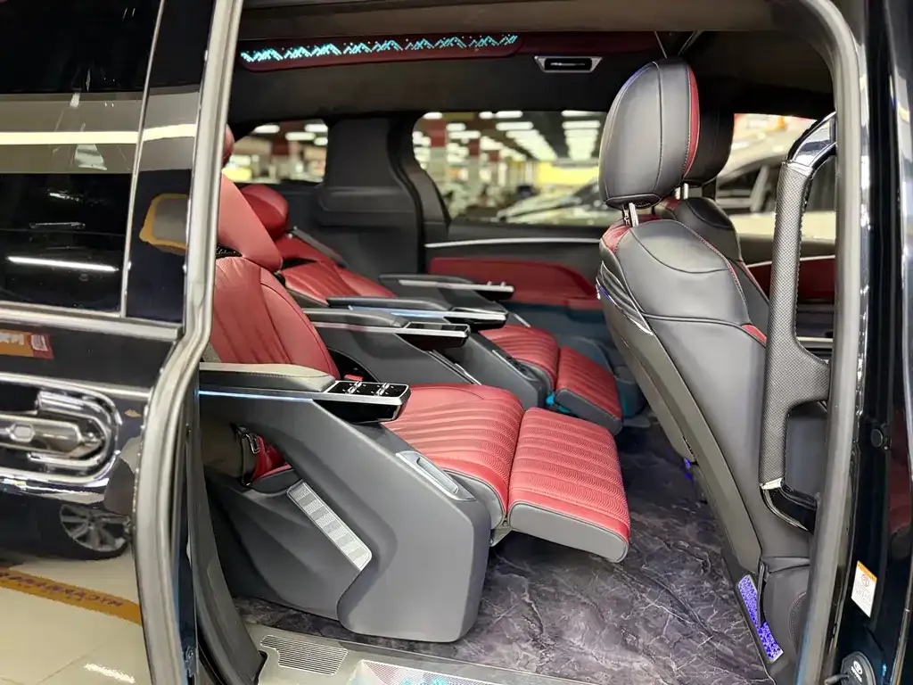 Toyota Sienna 2025 из CN, фото 2