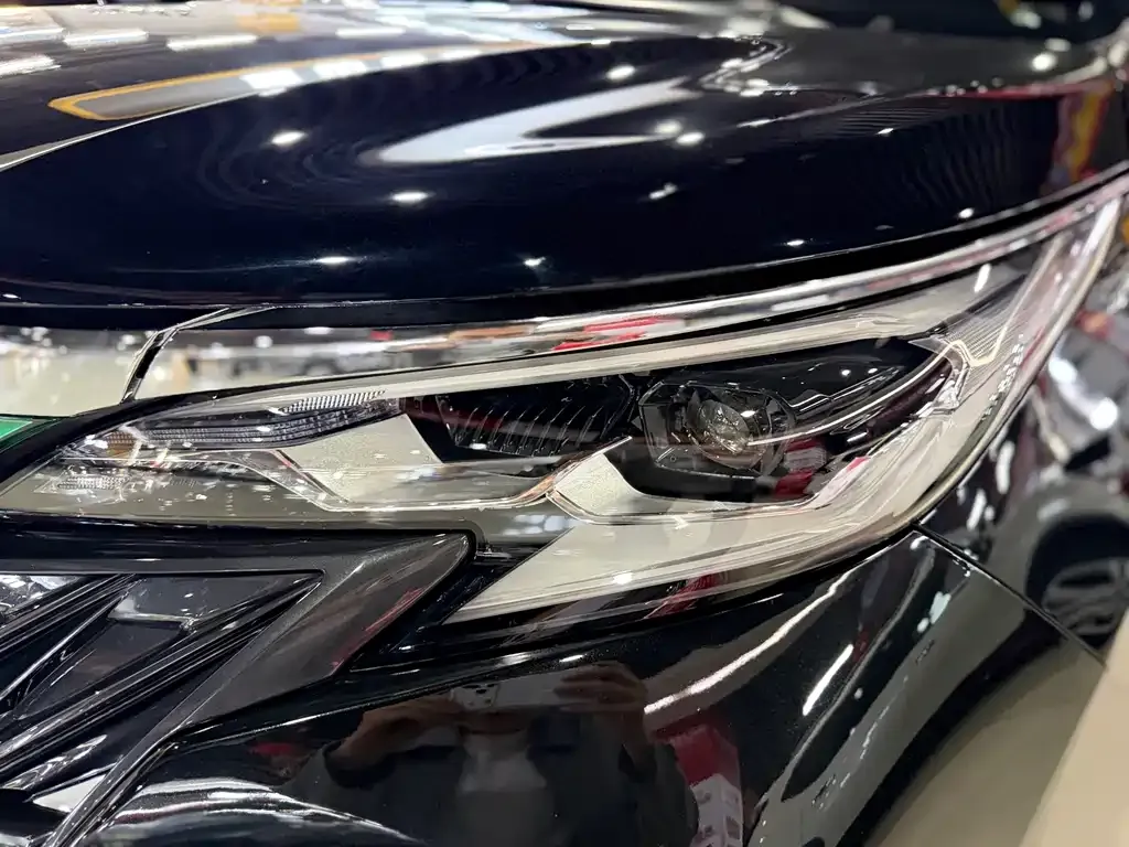 Toyota Sienna 2025 из CN, фото 10