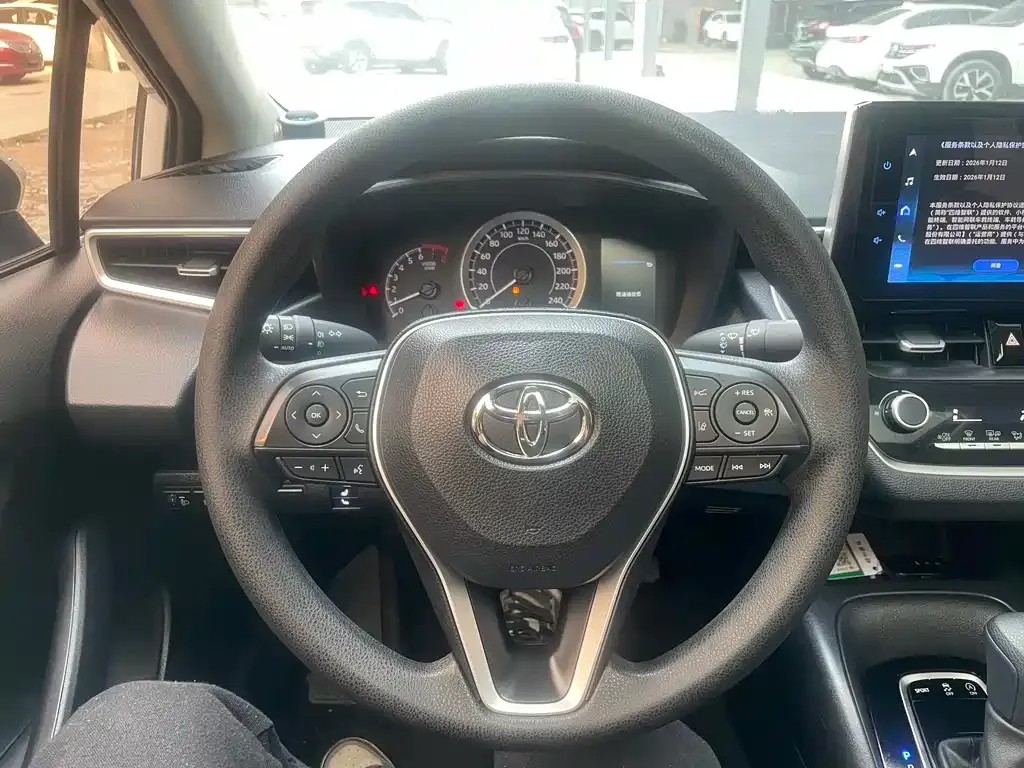 Toyota Corolla — фото 2