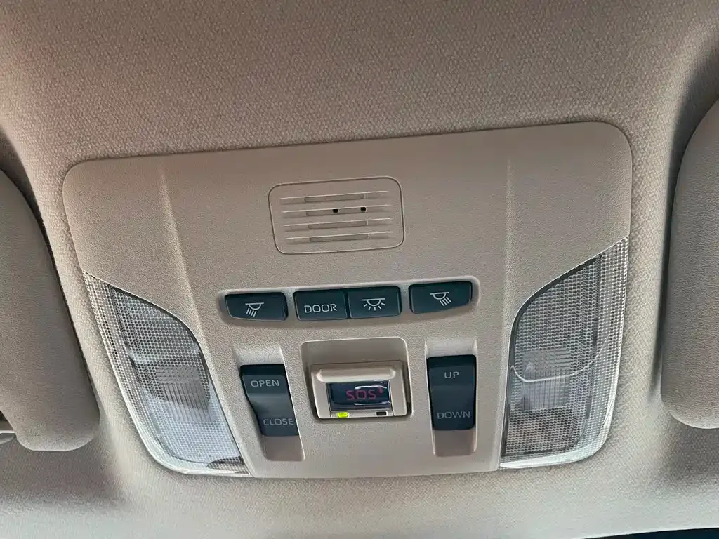 Toyota Corolla — фото 9