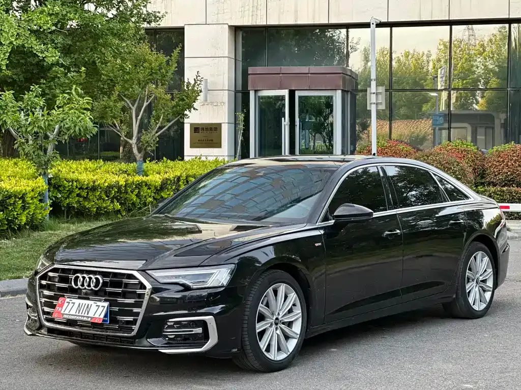 Audi A6L — фото 1