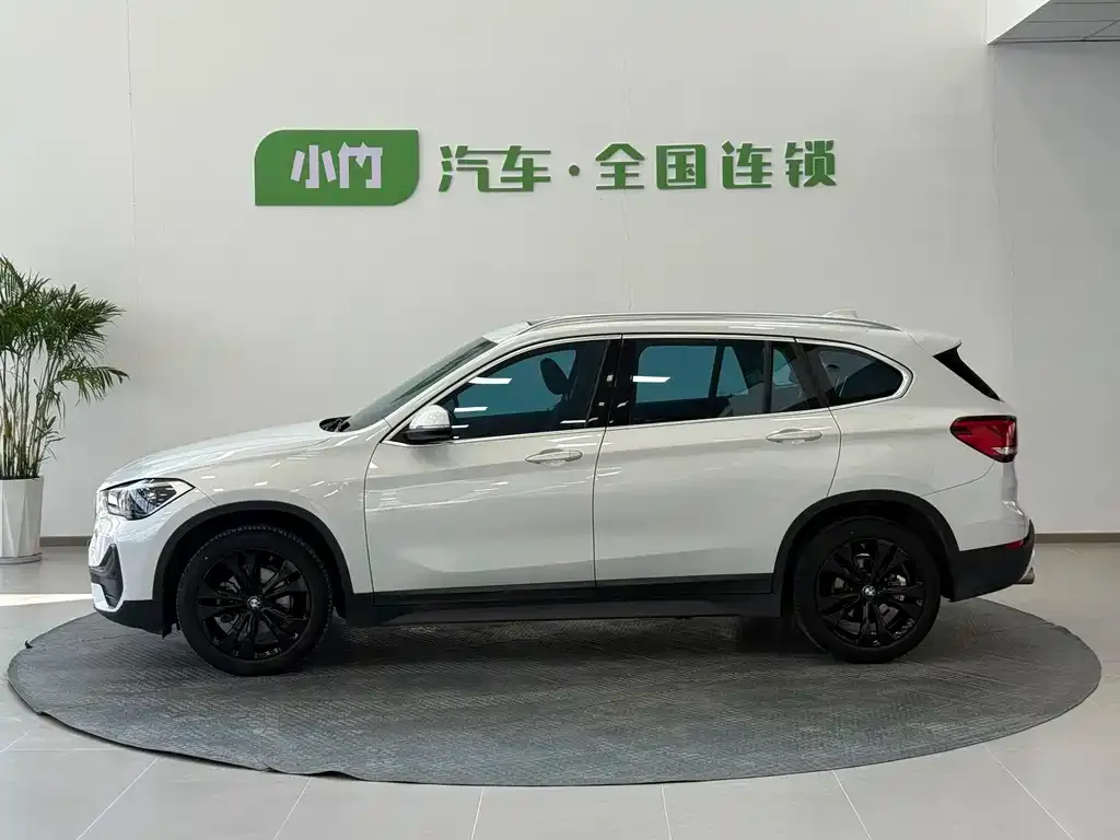 BMW X1 — фото 9