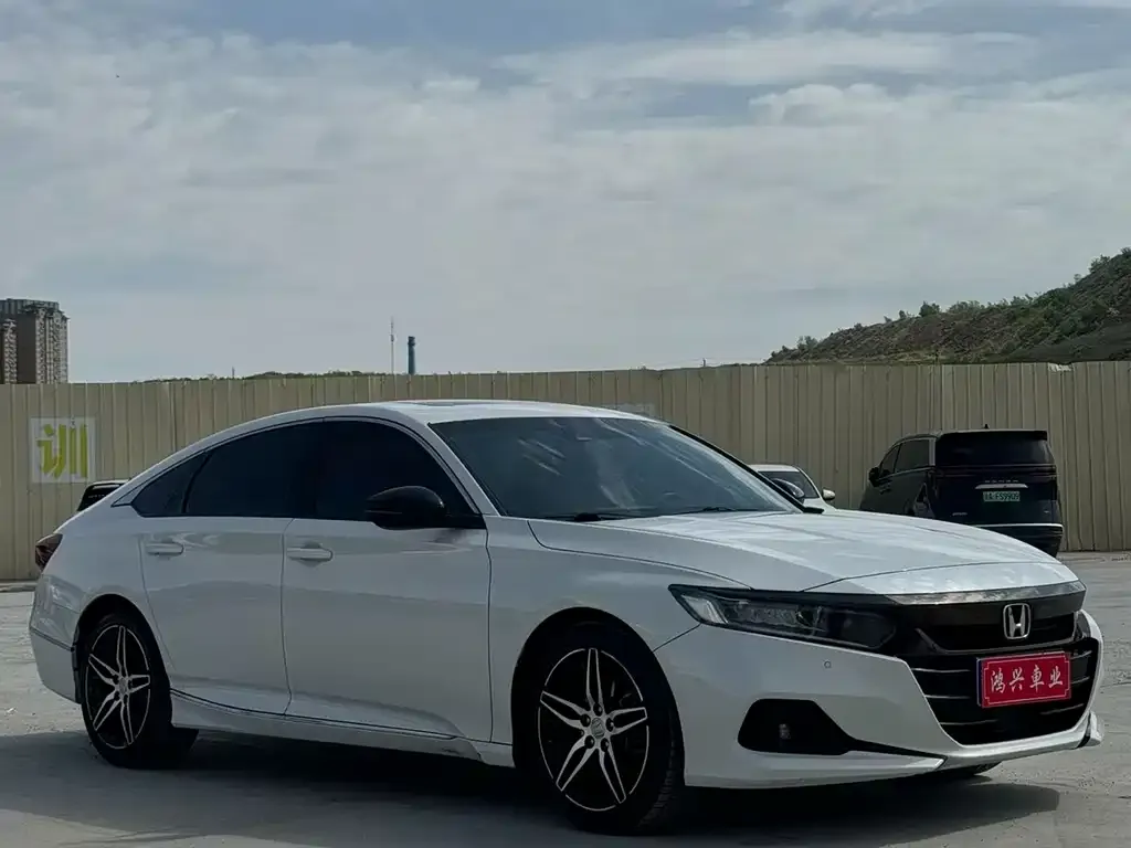 Honda Accord — фото 1