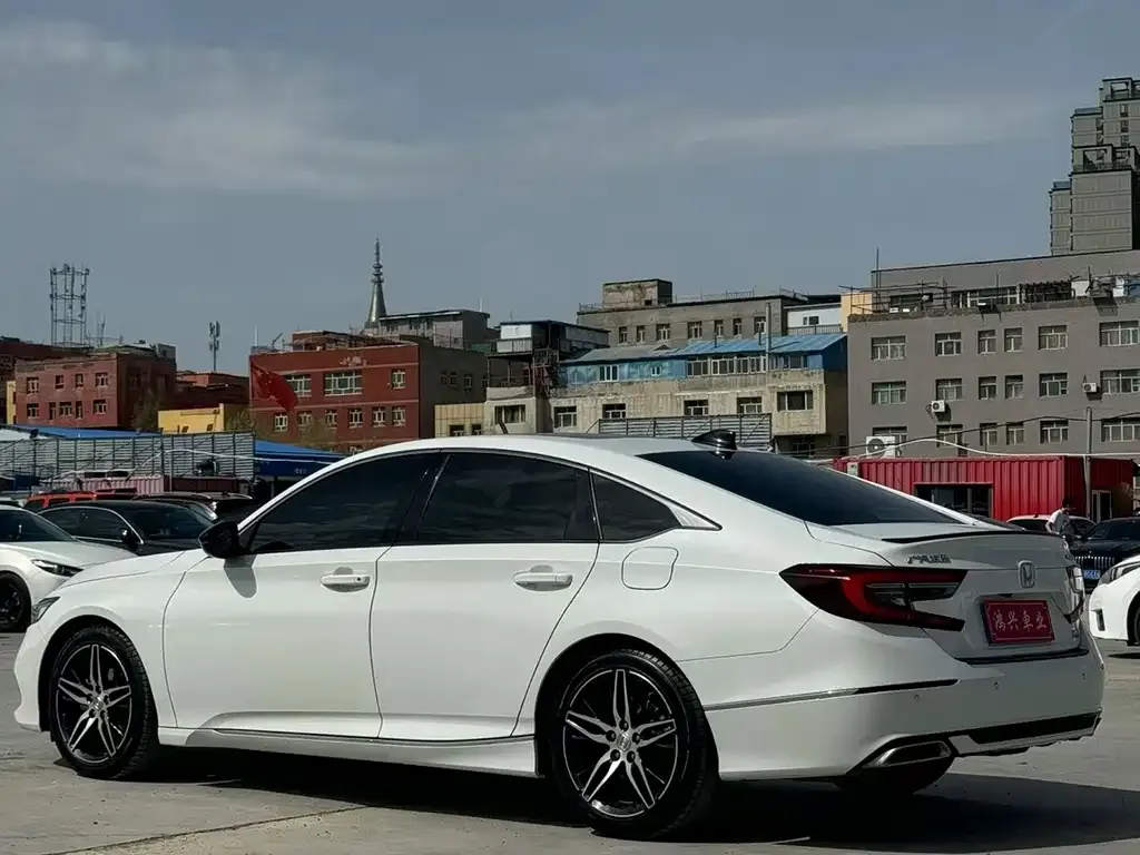 Honda Accord — фото 6