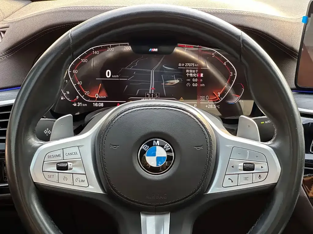 BMW 5 Series 2023 из CN, фото 9