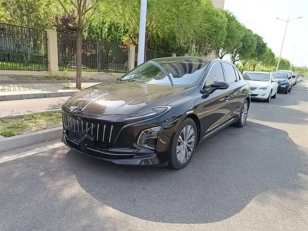 Hongqi E-QM5 2024 из CN, фото 1