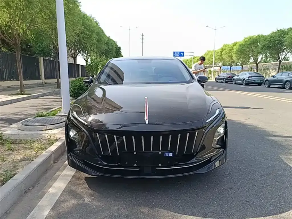 Hongqi E-QM5 2024 из CN, фото 5