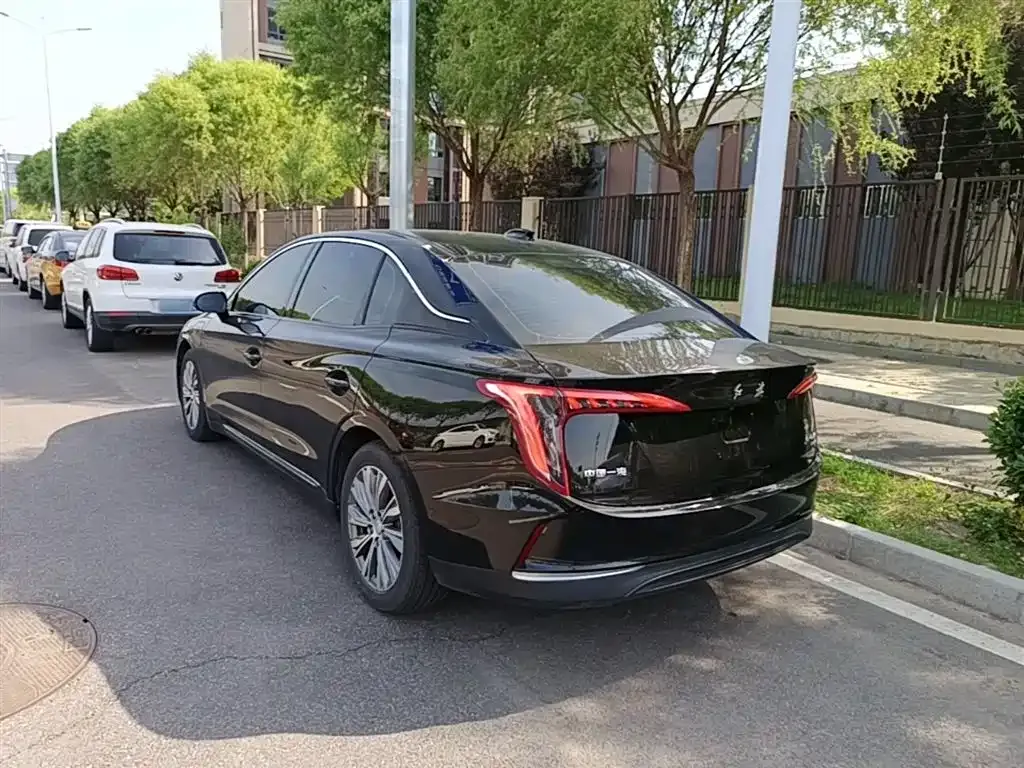 Hongqi E-QM5 2024 из CN, фото 10