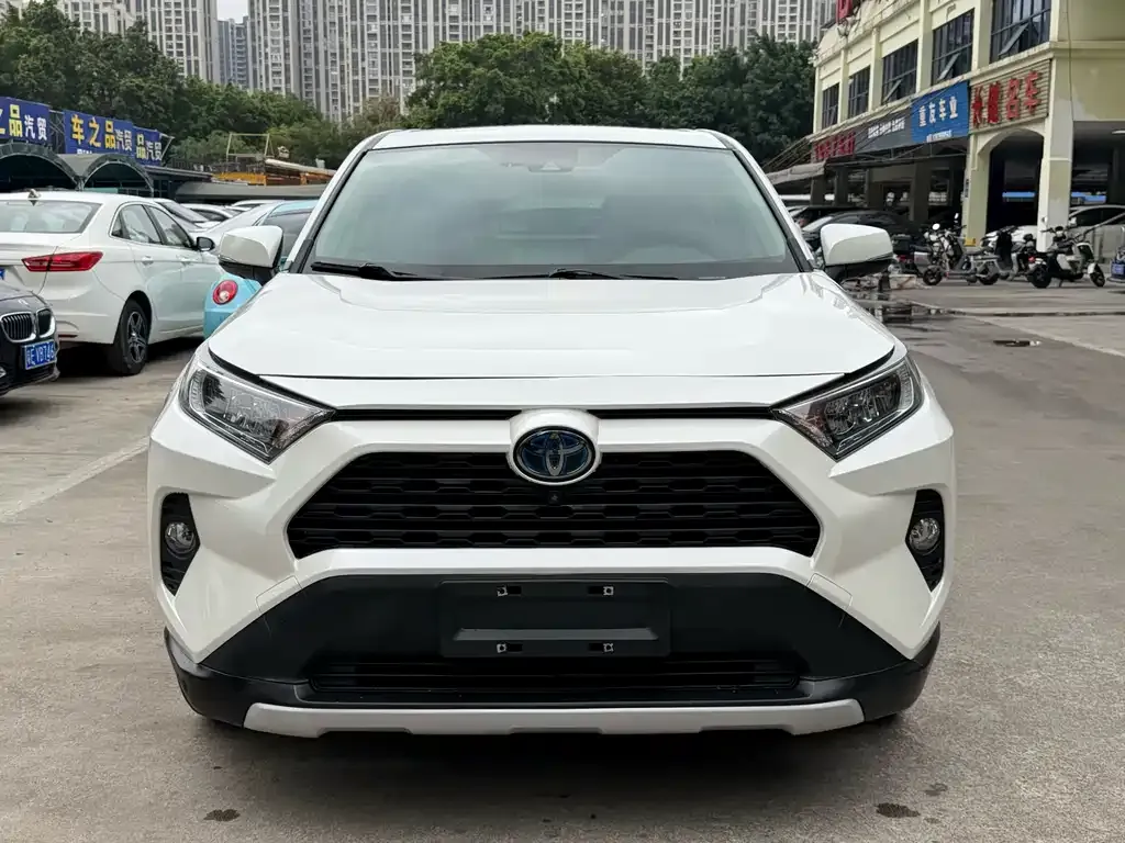 Toyota RAV4 — фото 2