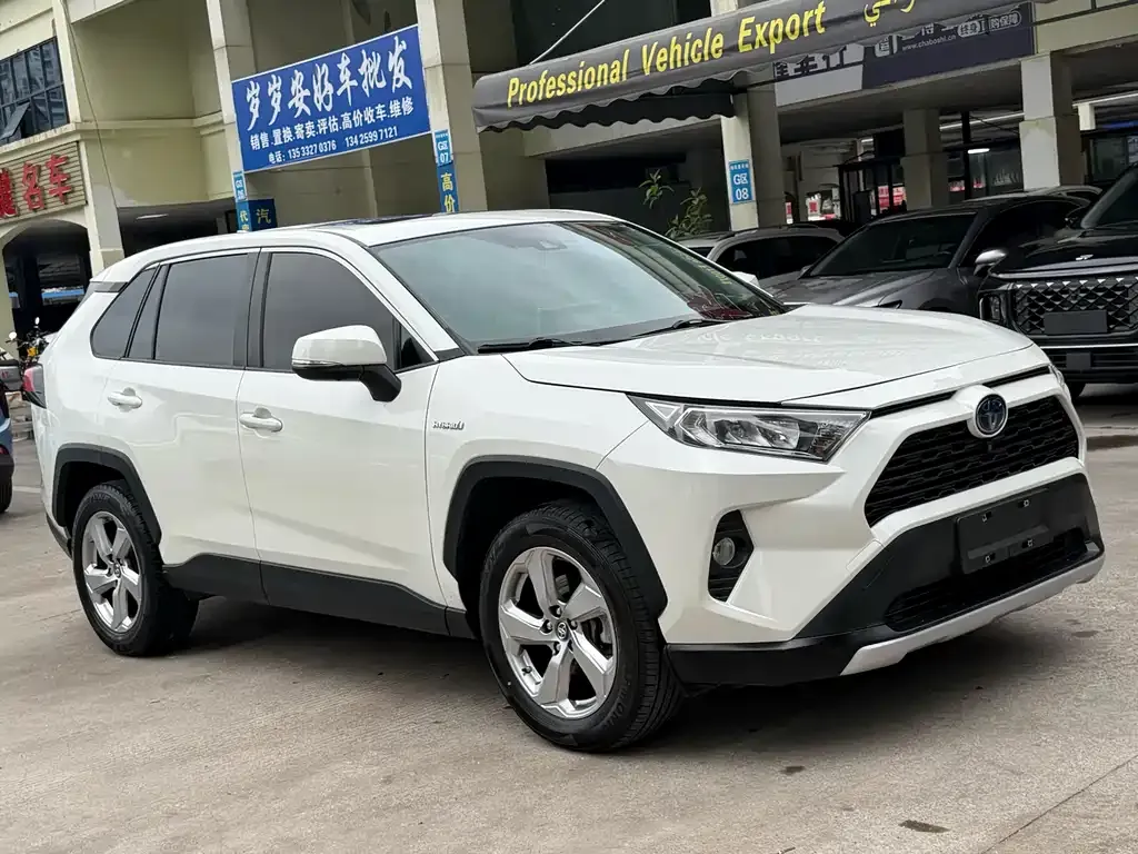 Toyota RAV4 — фото 6