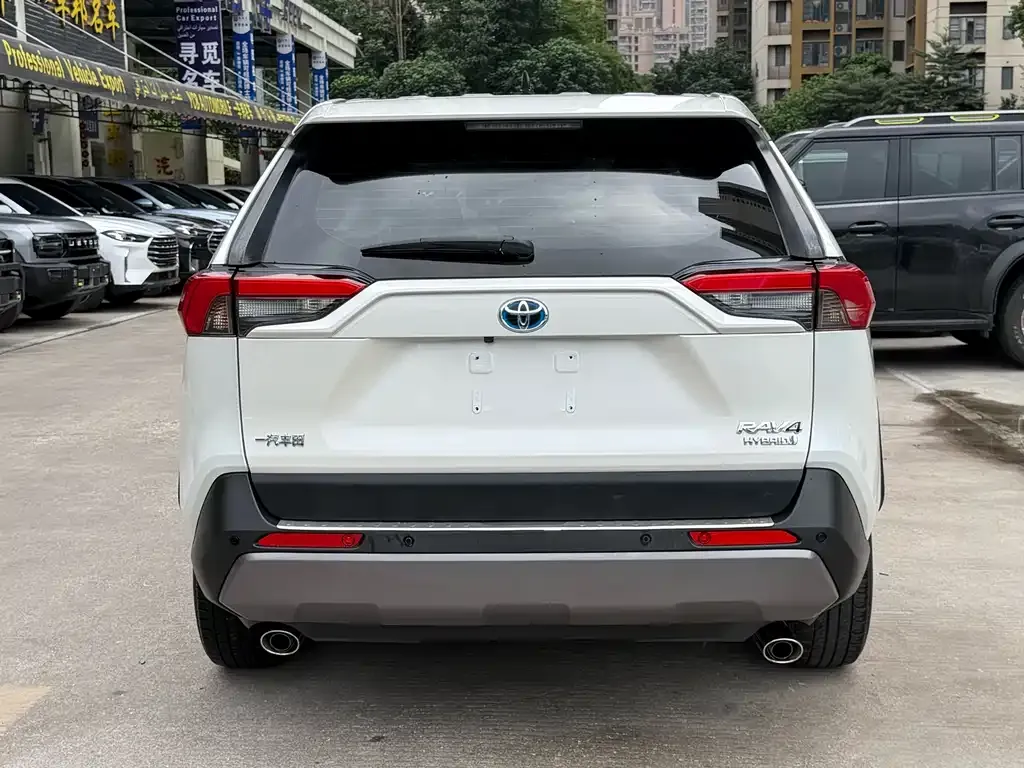 Toyota RAV4 — фото 3