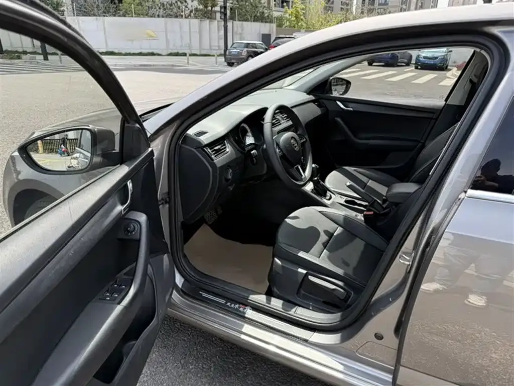 Skoda Octavia 2022 из CN, фото 7